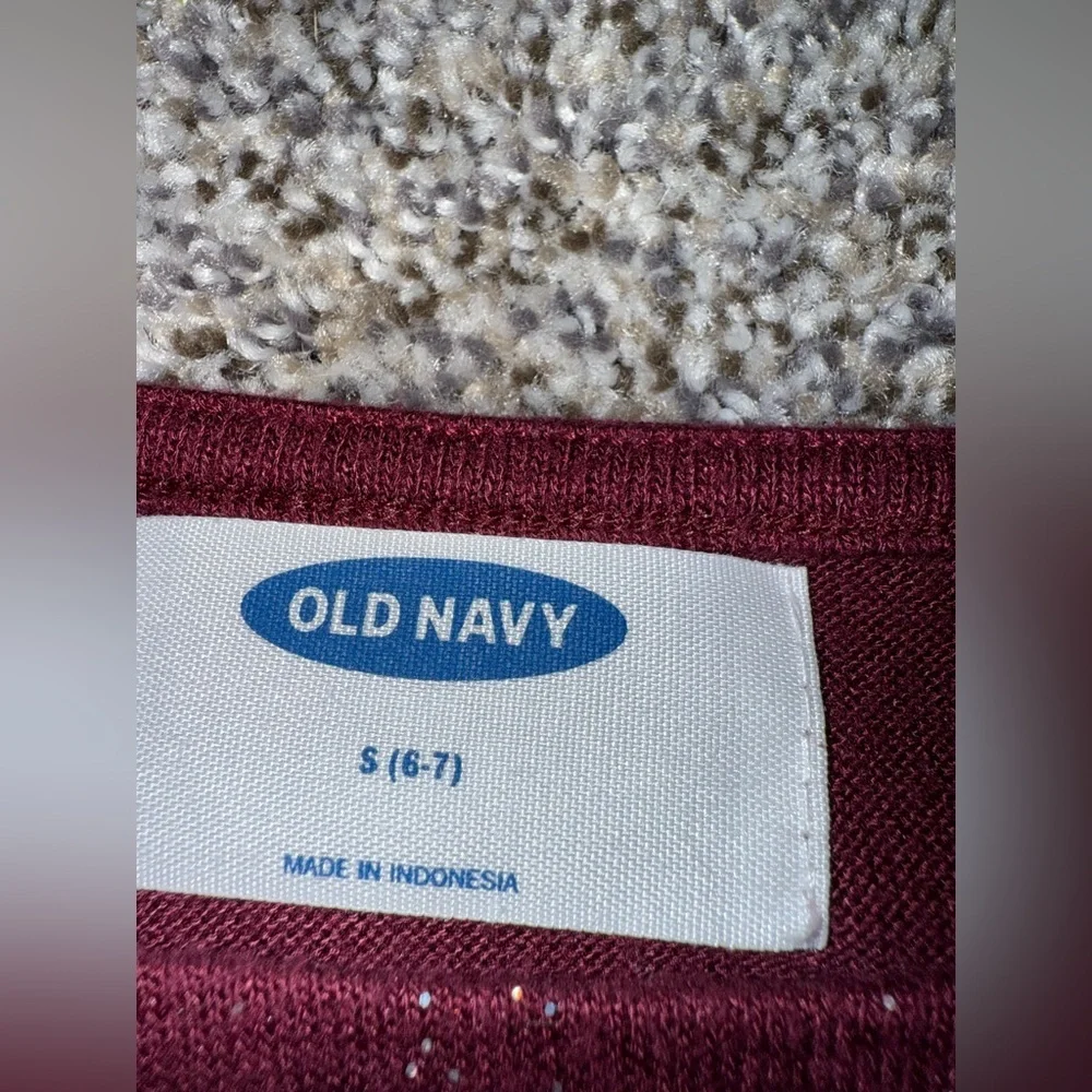 Old navy long sleeve burgundy sparkle shirt - Picture 2 of 3